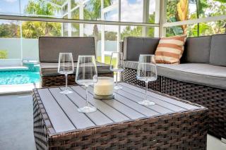 The Key House Large Pool & Backyard - 7