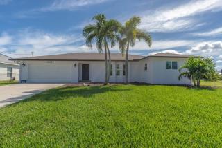 Canal Waterfront Serenity Retreat - Cape Coral - 4
