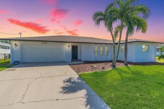 Canal Waterfront Serenity Retreat - Cape Coral - 5