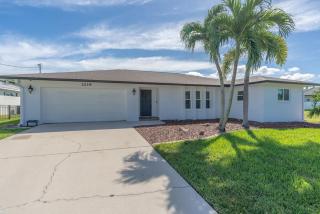 Canal Waterfront Serenity Retreat - Cape Coral - 3