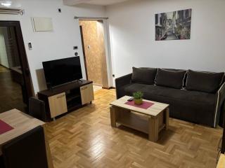 Apartment Laura - Budva - 9