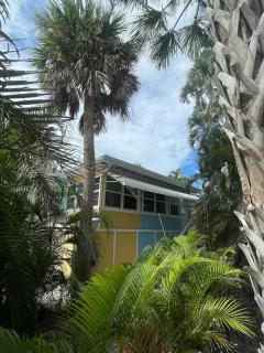 Mid Island Tranquility, Heated Pool, Steps to the Beach - Coconut Cottage - Roelens - Fort Myers Beach - 7