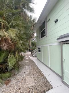 Mid Island Tranquility, Heated Pool, Steps to the Beach - Coconut Cottage - Roelens - Fort Myers Beach - 6
