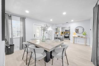 Near Parks and Casinos Modern Home in Hollywood! - Hollywood - 4