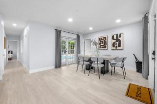 Near Parks and Casinos Modern Home in Hollywood! - Hollywood - 5