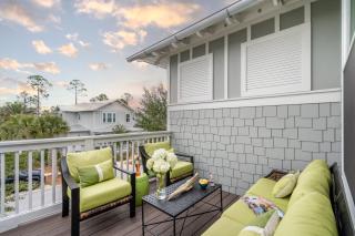 Pearl by AvantStay Idyllic Seaside Getaway w 2 Large Decks Lush Garden - Seagrove Beach - 7
