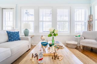 Pearl by AvantStay Idyllic Seaside Getaway w 2 Large Decks Lush Garden - Seagrove Beach - 4