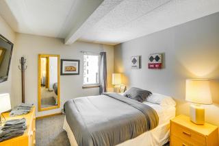Snow Mountain Condo Hot Tub and Shuttle to Resort - West Dover - 3
