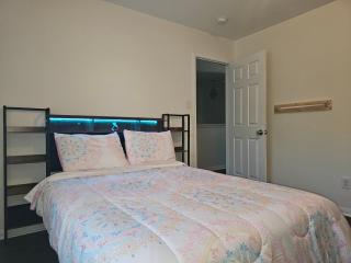 Tranquil Cozy Guest House with Kitchen Beautiful - Stafford - 4