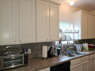 Tranquil Cozy Guest House with Kitchen Beautiful - Stafford - 5