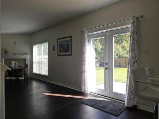 Tranquil Cozy Guest House with Kitchen Beautiful - Stafford - 6