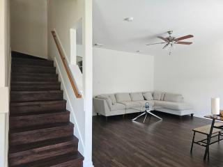 Tranquil Cozy Guest House with Kitchen Beautiful - Stafford - 7