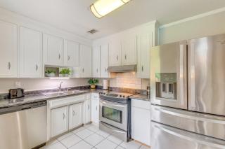 Foosball Games and Al Fresco Dining Pensacola Home! - Pensacola - 2