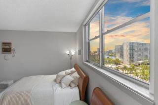 Beachfront Sian Ocean Residences by Cielo Stays - Hollywood - 9