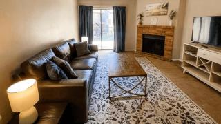 10 Min to Downtown! Fast commute and Pet-friendly with Smart TV and Parking - Robstown - 9