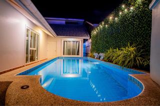 The Ace 4 Bedroom 4 Bathroom Private Pool Villa With Free Electricity and Water Bill - South Pattaya - 0