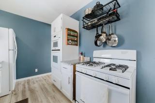 Cozy 3BR Home in Oakdale with BBQ & Private Patio! - 3