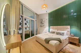 Luxurious 1BR with canal & Burj Khalifa view! - 5