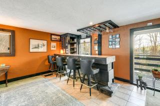 11 Mi to Sugarbush Eclectic Ski House with Hot Tub! - 3