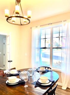 Newly Built Spacious Quiet 3 Bed Rm House with Backyard and Parking - Midland - 9