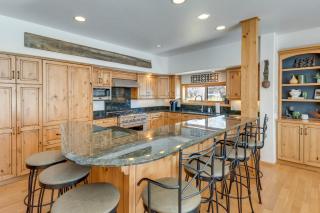 Game Room, Media Room and Pool Luxe Villa in Craig! - 1