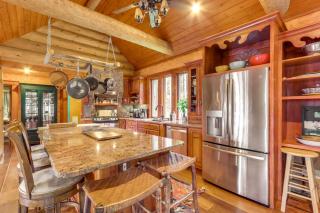 Spacious Georgia Escape Patio with Stunning Views! - Suches - 2