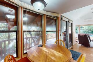 Julie's Cabin - Carpenterville - 4