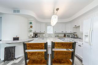 DO with AC Awesome Waterfront Marina Home - 7