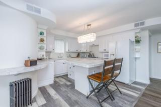 DO with AC Awesome Waterfront Marina Home - 6