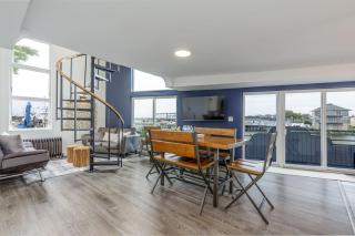 DO with AC Awesome Waterfront Marina Home - 3