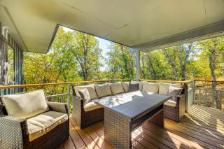 5 Mi to Area Attractions Home with Indoor Hot Tub - 8