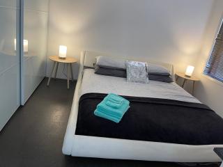 Pets Welcome Central and Convenient - 3