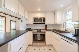 Hidden Lake House With Hot Tub & Views! - - 6