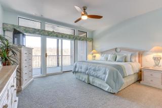 Private Boat Slip Family-Friendly Lazy Days Condo - Osage Beach - 2