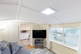 Cozy in Coos Bay - Coos Bay - 5