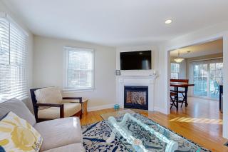 Pond View Getaway - 5