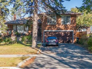 Your Perfect Toronto Stay! Spacious, Affordable, and Close to Everything! - Toronto - 0