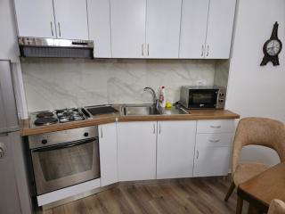 Cozy apartment near city center - Tirana - 3