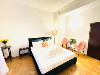 University Square Studio - Bucarest - 6