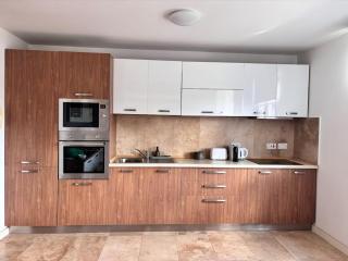 Modern 1BDR City Suite with WiFi & Harbour Views! - Valletta - 7