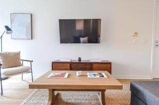 Trendy 2BR Steps to Promenade Beach & SM Pier! - Los Angeles - 6