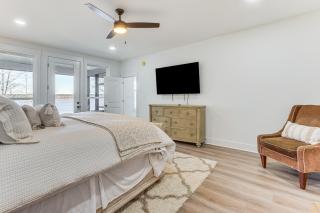 Private Lakeview Haven in Rockford - 1