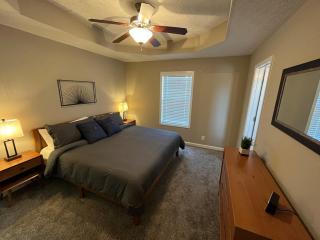 Spacious, 4BR Boho - Family & Pet Friendly - Clarksville - 8