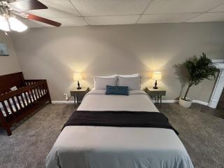 Spacious, 4BR Boho - Family & Pet Friendly - 3