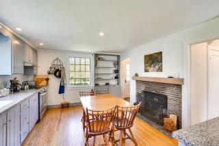 Quaint Woodstock Escape - 2 Mi to Tinker St! - 4