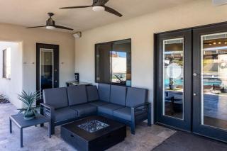 Resort Style Home Swim Up Bar Spa Firepit - Lake Havasu City - 7