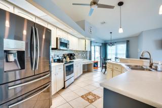 Private Yard and Pool Stunning Cape Coral Getaway! - Cape Coral - 3