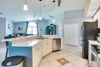 Private Yard and Pool Stunning Cape Coral Getaway! - 2