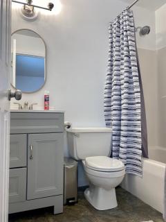 Cozy, Private Retreat with Huge Backyard - 4