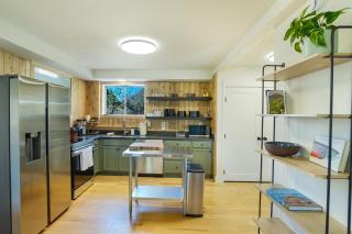 Cozy 2 BR Chalet, Near Town, Hot Springs, Skiing - 6